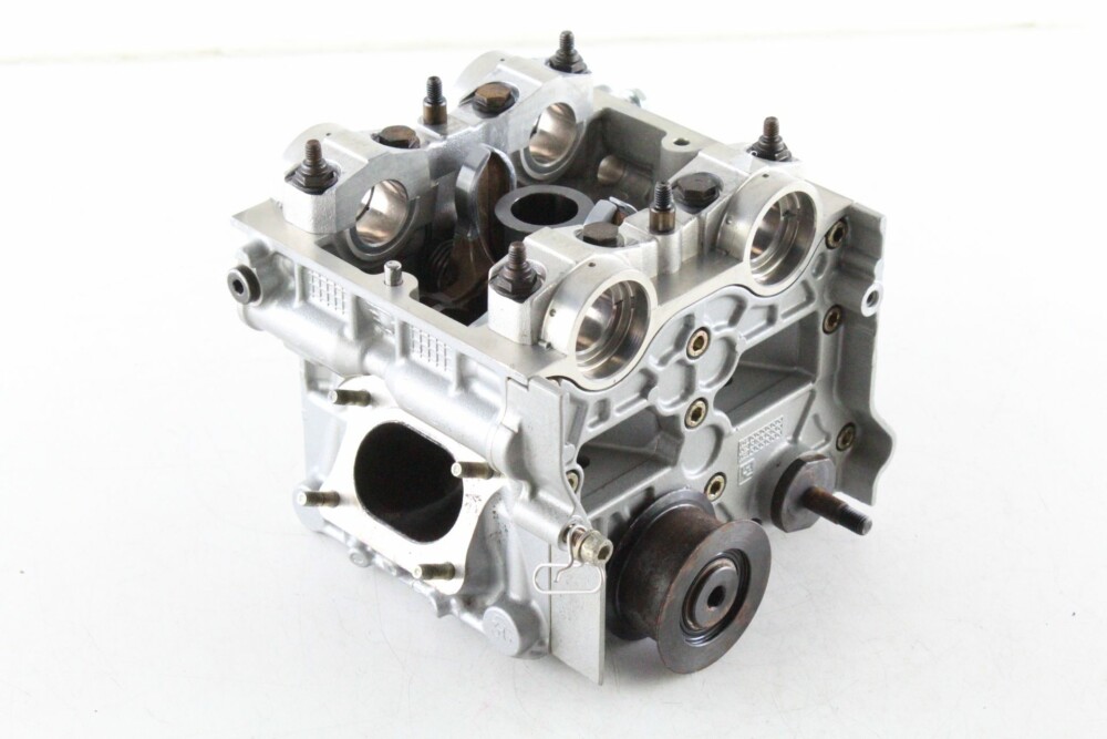 Incomplete vertical head ducati 749