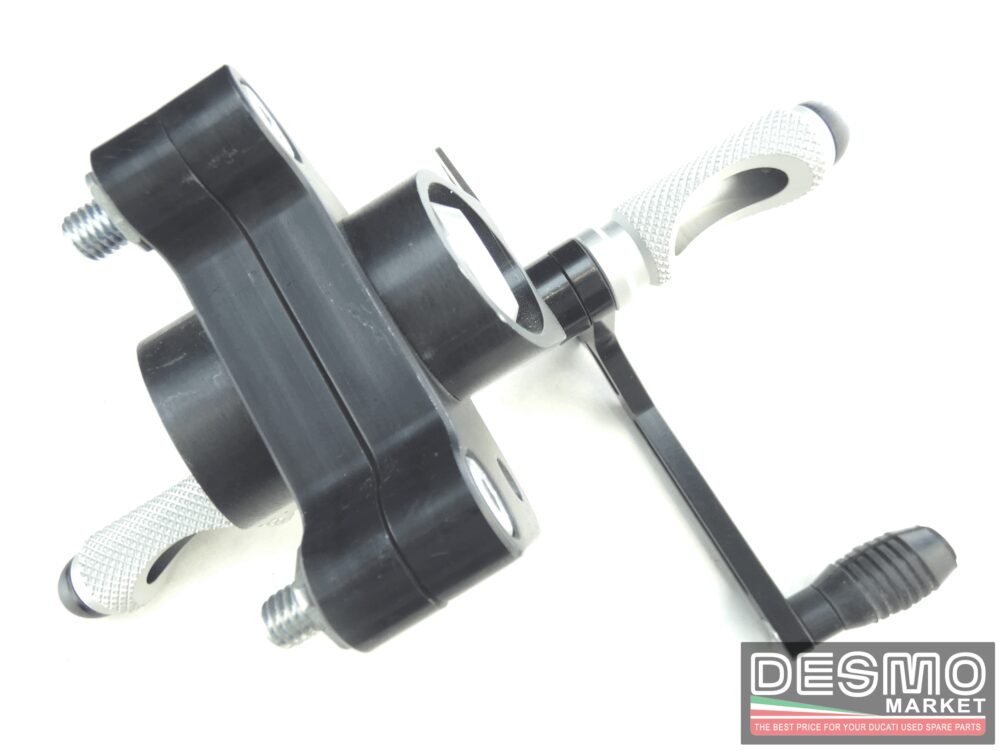 Pedane CNC nere ducati 748 916 con poggiapiedi paratacchi e leva cambio