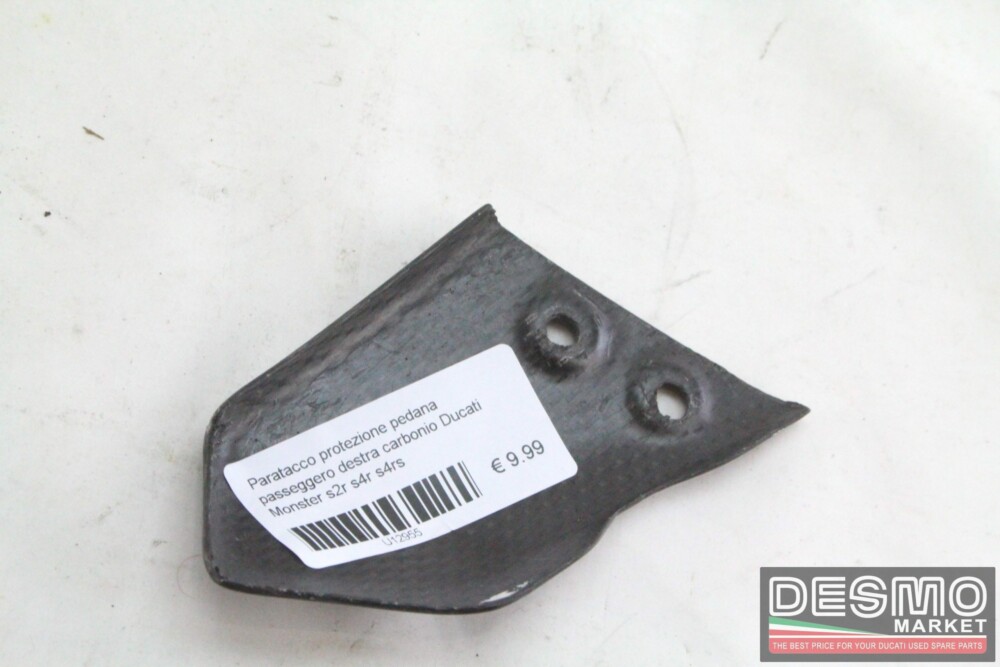 Paratacco protezione pedana passeggero destra carbonio Ducati Monster