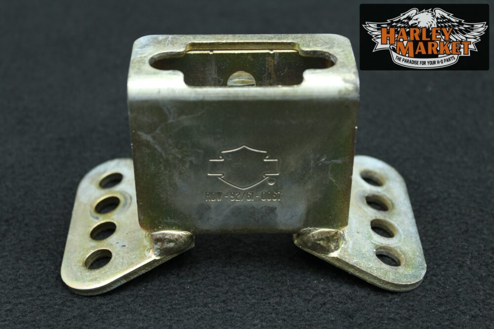 Staffa montaggio schienalino sella Harley Davidson 02-06 Electra Glide