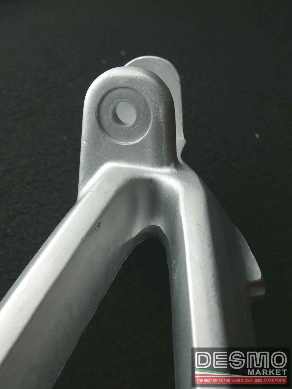 Staffa pedana passeggero destra Ducati 749 999