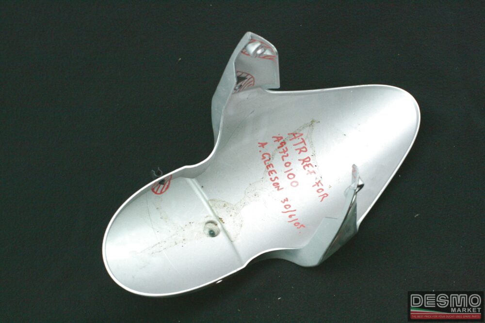 Light gray front fender Triumph Daytona 675 StreetTriple 675 - Image 6