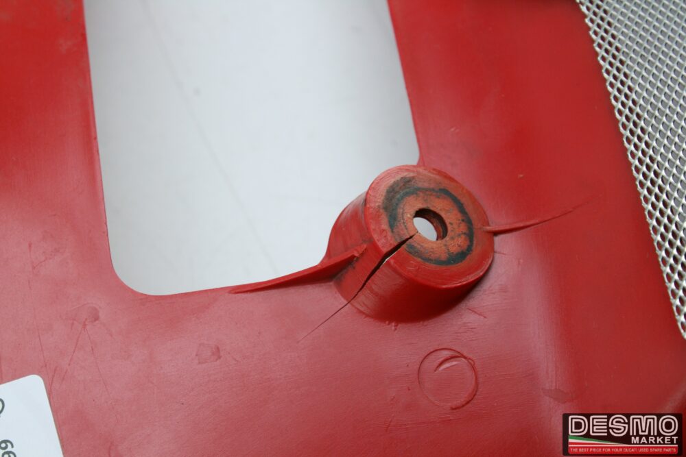 triangolo convogliatore radiatore olio rosso ducati 748 916 996