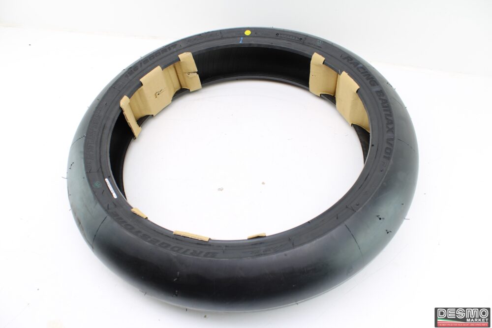 Gomma anteriore sliick Bridgestone Battlax racing V01F  120/60 R17