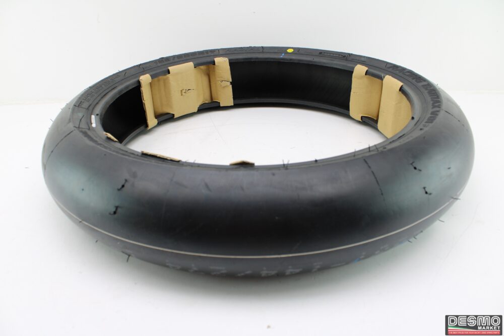 Gomma anteriore sliick Bridgestone Battlax racing V01F  120/60 R17