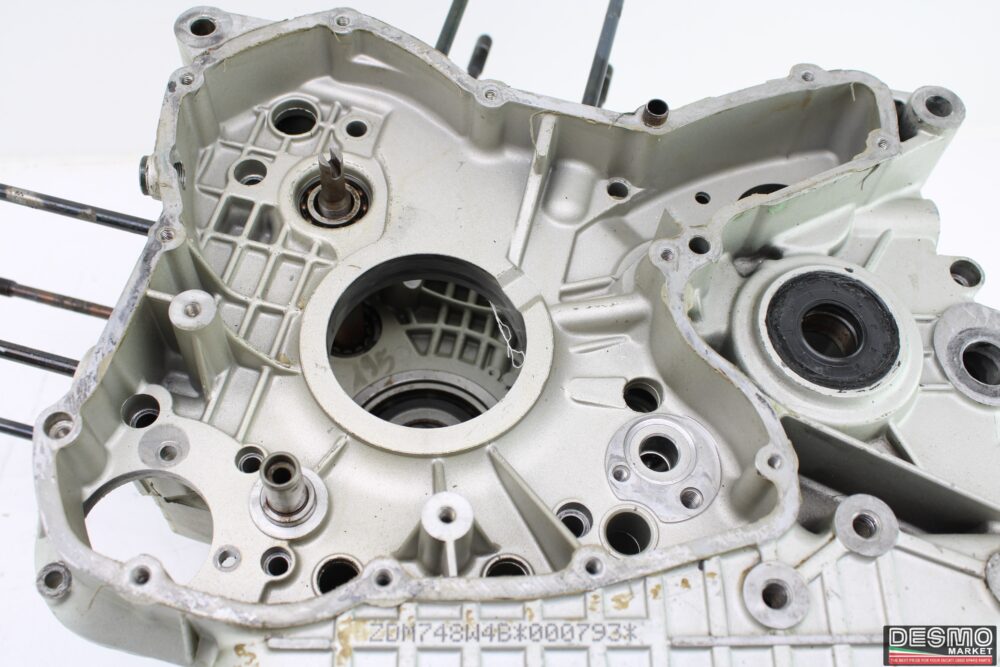 Casse motore Ducati 748