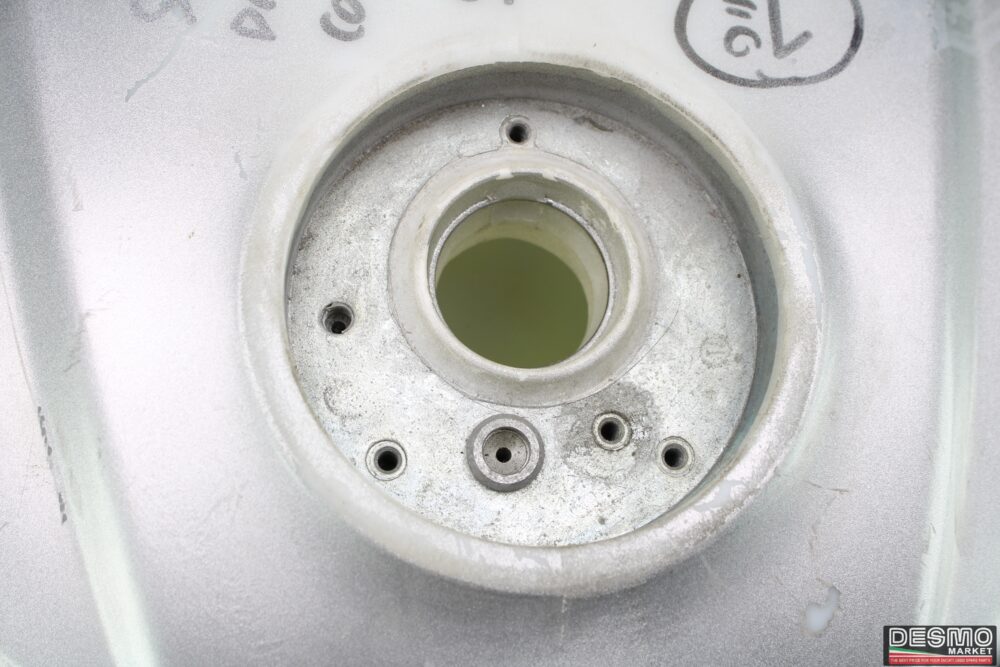Serbatoio benzina grezzo MV agusta Brutale 1078 2007-2011