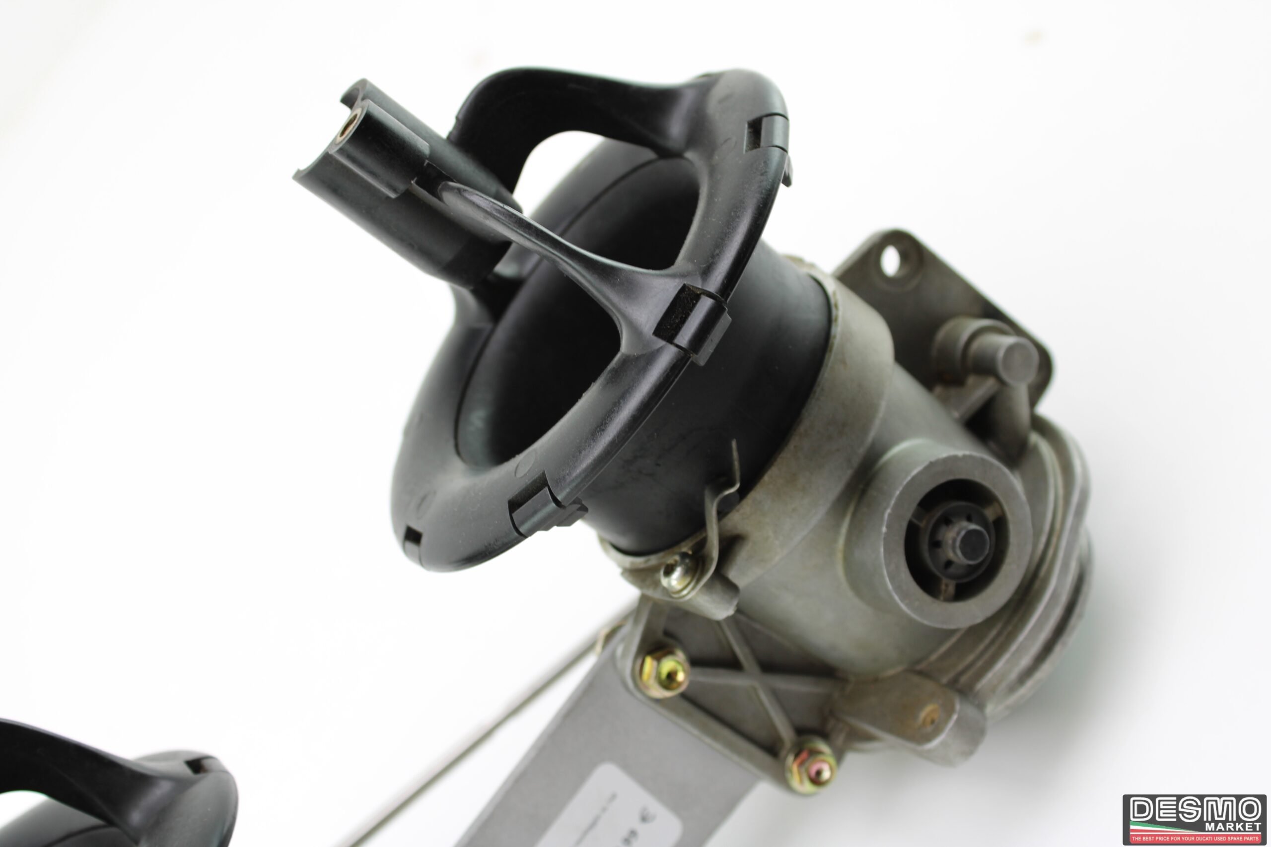 Ducati 999 throttle body modified for mounting on 748 - Image 8