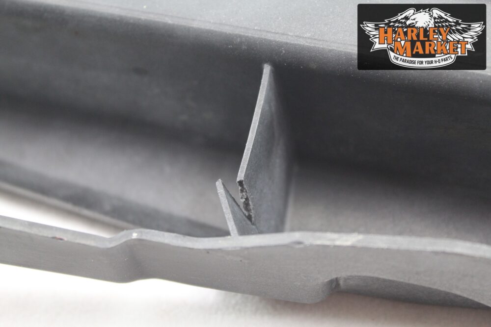 Protezione inferiore cinghia Harley Davidson 04-08 FLH Touring - immagine 7