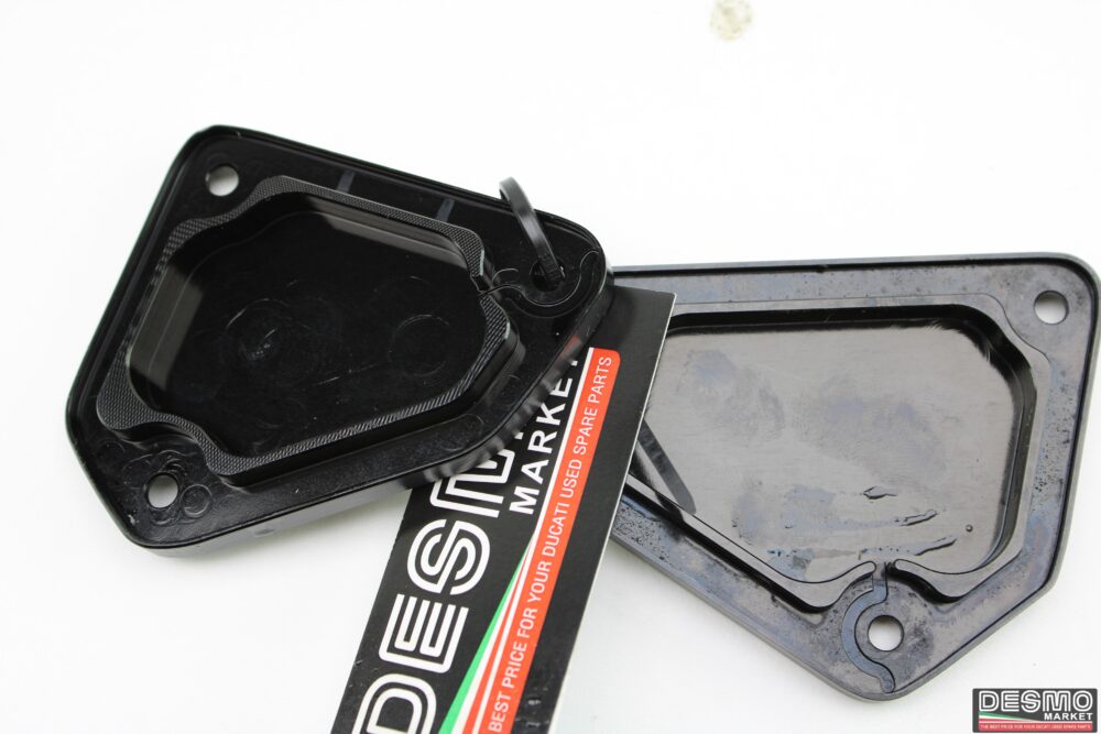 Coperchi vaschetta freno frizione Ducati 749 999 - immagine 4