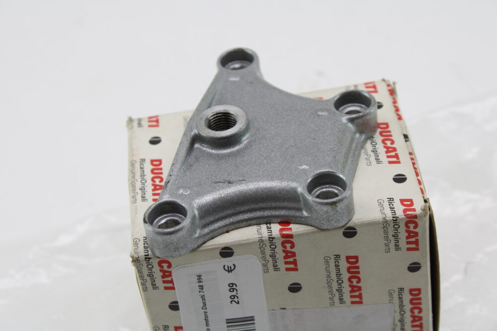 coperchio centrale testa motore Ducati 748 996 - immagine 2