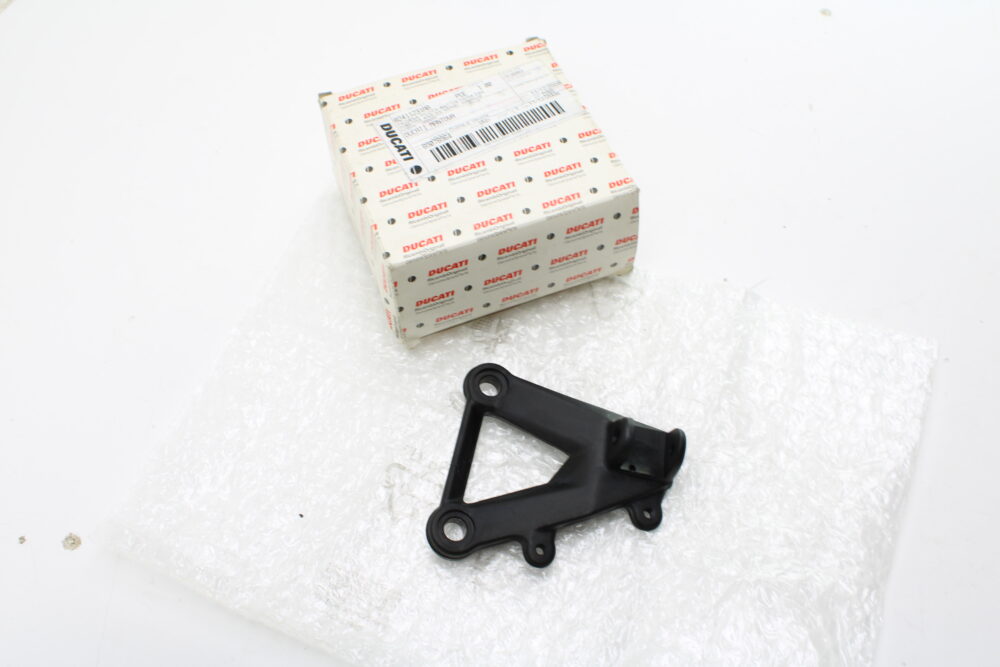 Piastra staffa pedana pilota destra nera ducati 1198 1098R