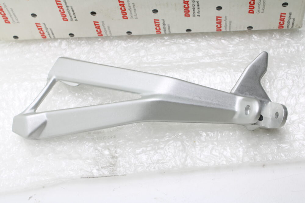 staffa pedana passeggero sinistra Ducati 848 1098 - immagine 2