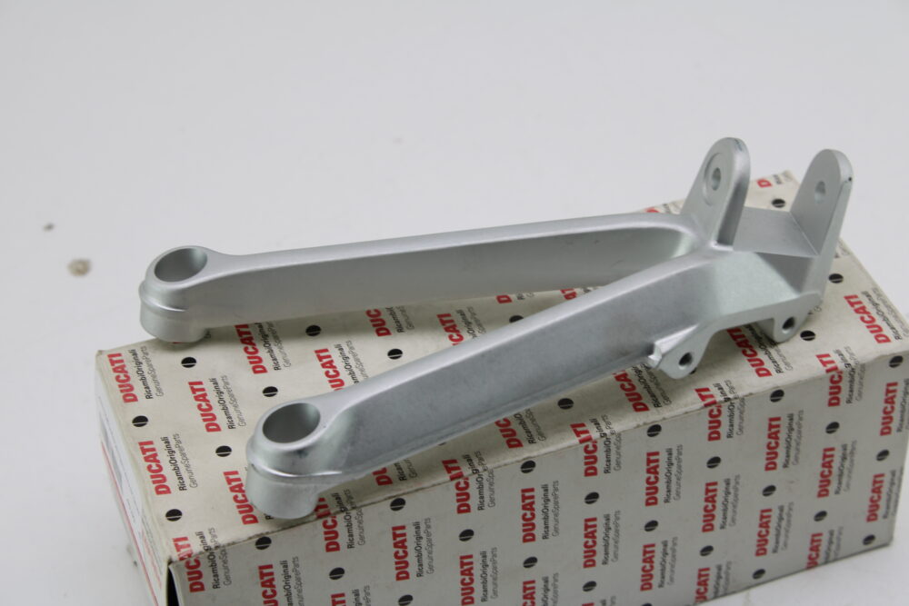 piastra staffa pedana passeggero destra DX 749 999 - immagine 2