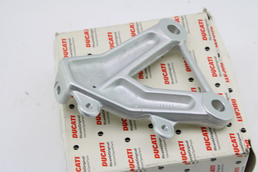 Piastra staffa pedana pilota destra nera ducati 1098 848 - immagine 2