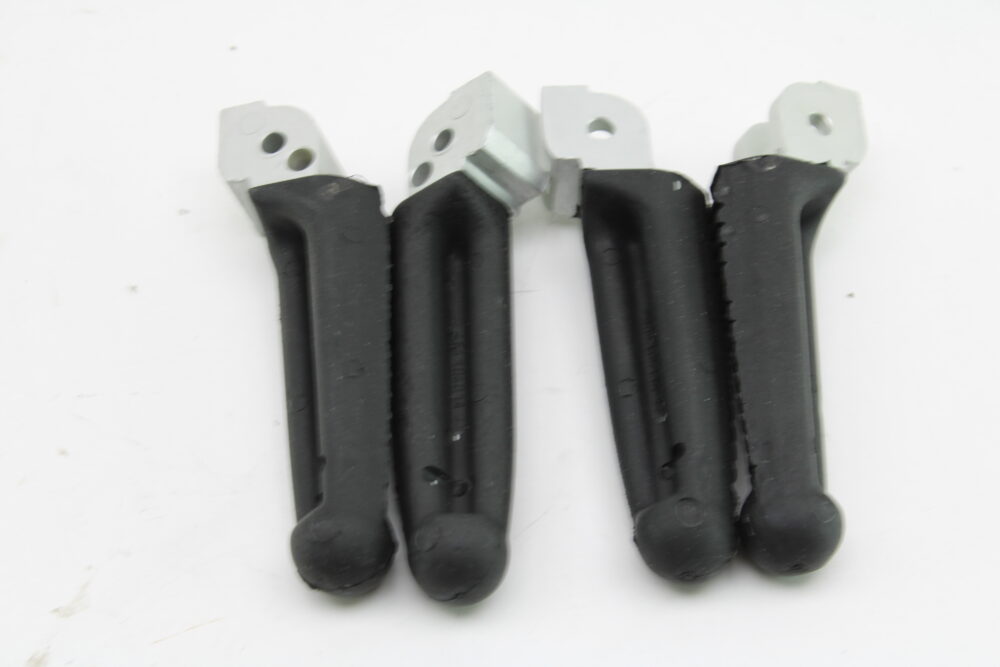Kit 4 pedane gommate Ducati Multistrada 1000 1100 620 - immagine 3